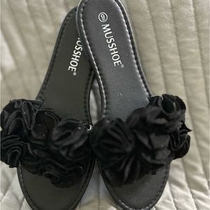 Black flower sandal